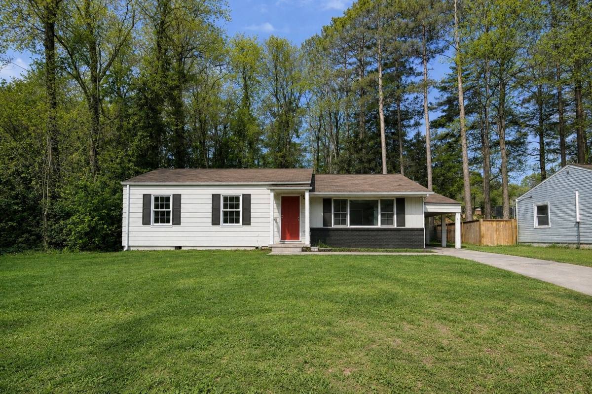 House for rent at 2037 Highview Rd SW, Atlanta, GA 30311