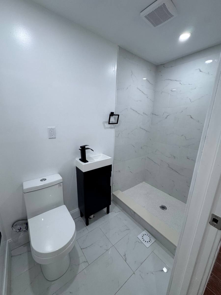 Apartment for rent at 647 N 16th St #1, Philadelphia, PA 19130
