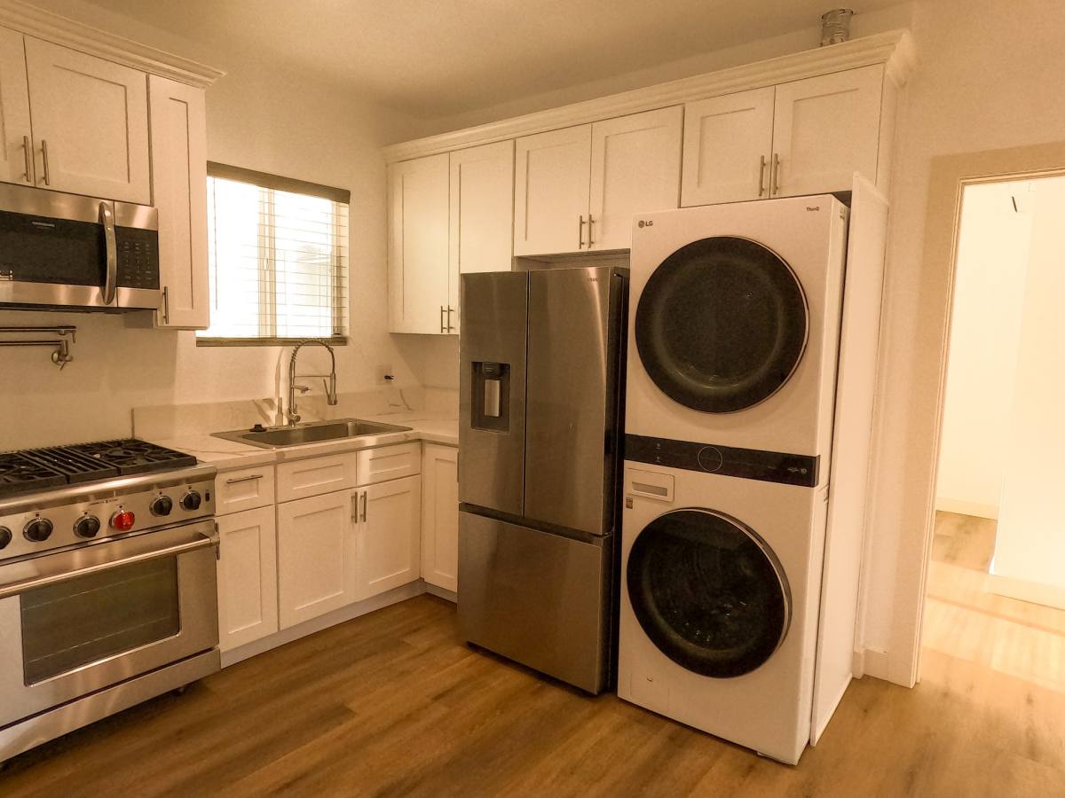 Apartment for rent at 4904 Coke Ave #1, Lakewood, CA 90712