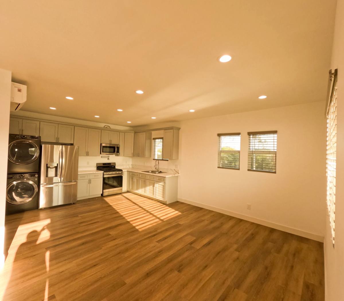 Apartment for rent at 4904 Coke Ave #2, Lakewood, CA 90712