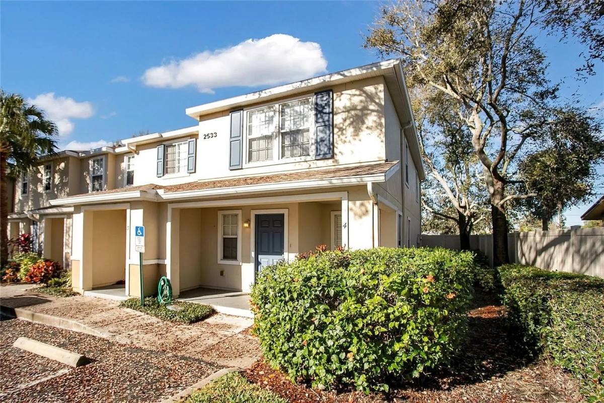 Townhouse for rent at 2533 Harn Blvd #4, Clearwater, FL 33764