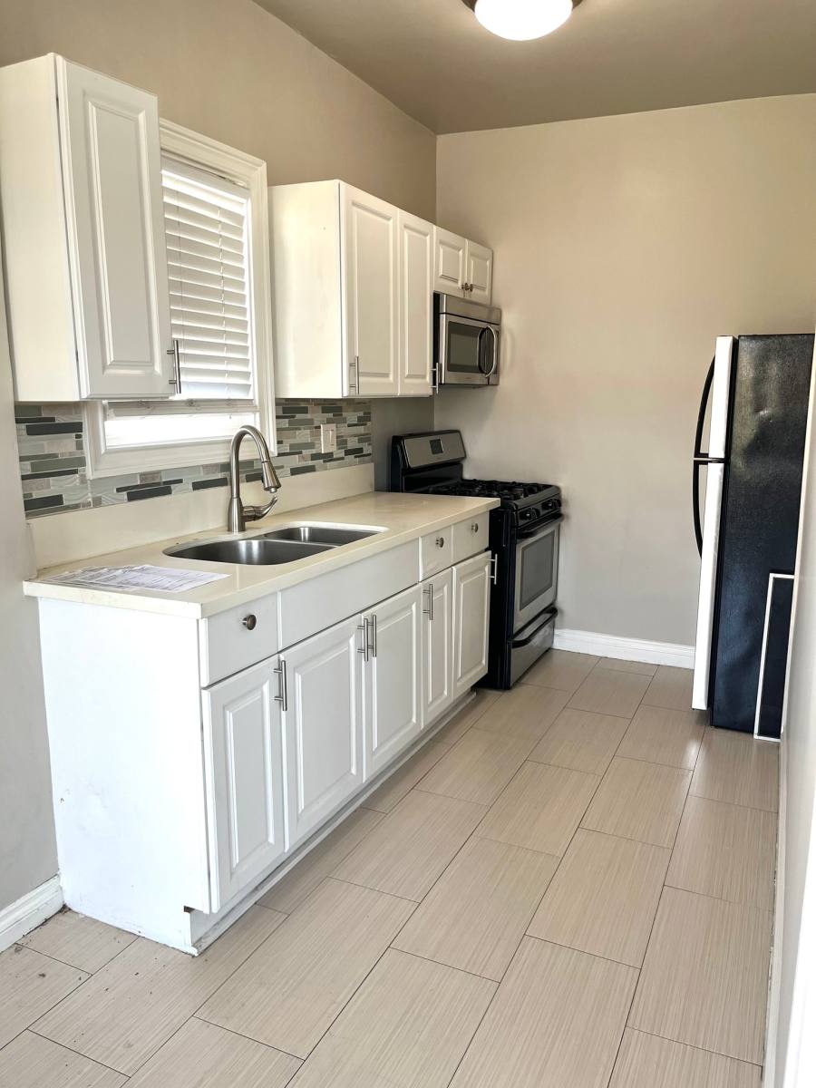 Apartment for rent at 250 S Kenmore Ave #408, Los Angeles, CA 90004