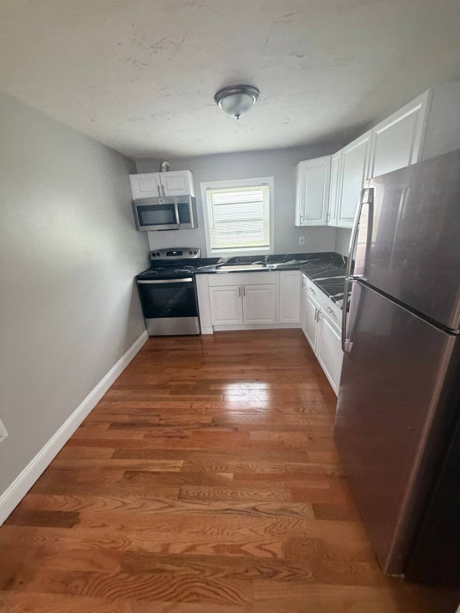 Apartment for rent at 11 Caroline St #1, Worcester, MA 01604