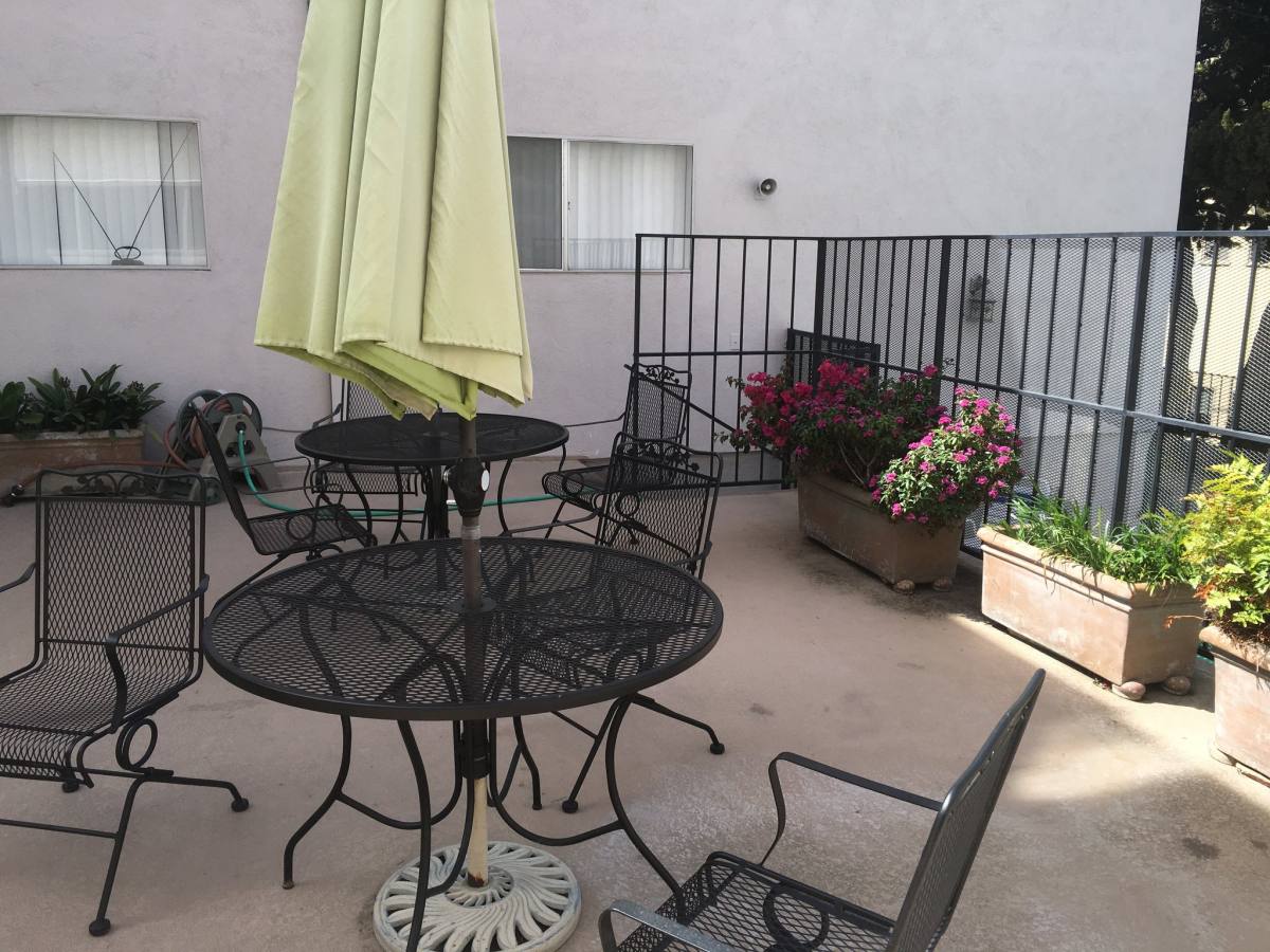 Apartment for rent at 2055 Rodney Dr #111, Los Angeles, CA 90027