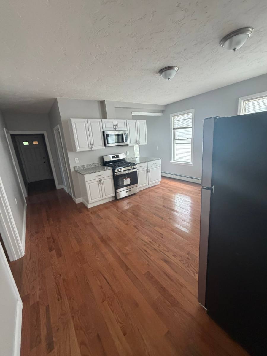 Apartment for rent at 597 Millbury St #2, Worcester, MA 01607