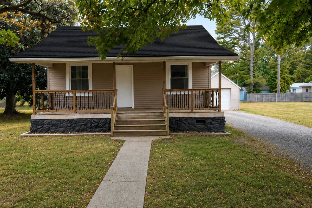 House for rent at 1103 Lickliter St, Benton, IL 62812