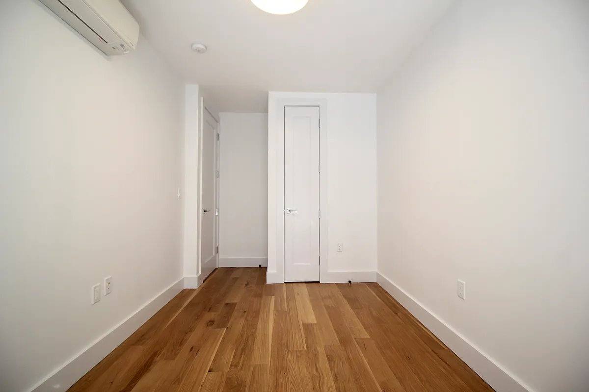 Apartment for rent at 223 E 96th St #3A, New York, NY 10128