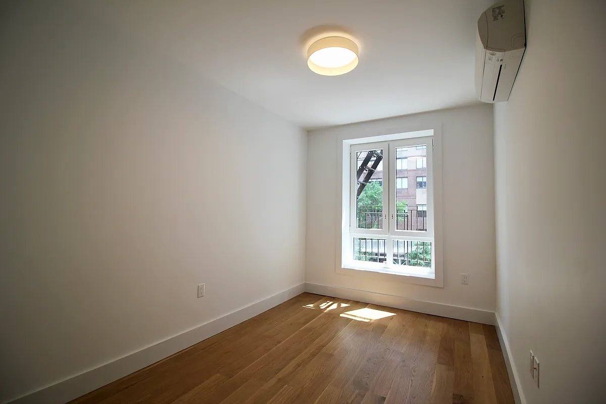 Apartment for rent at 223 E 96th St #3A, New York, NY 10128