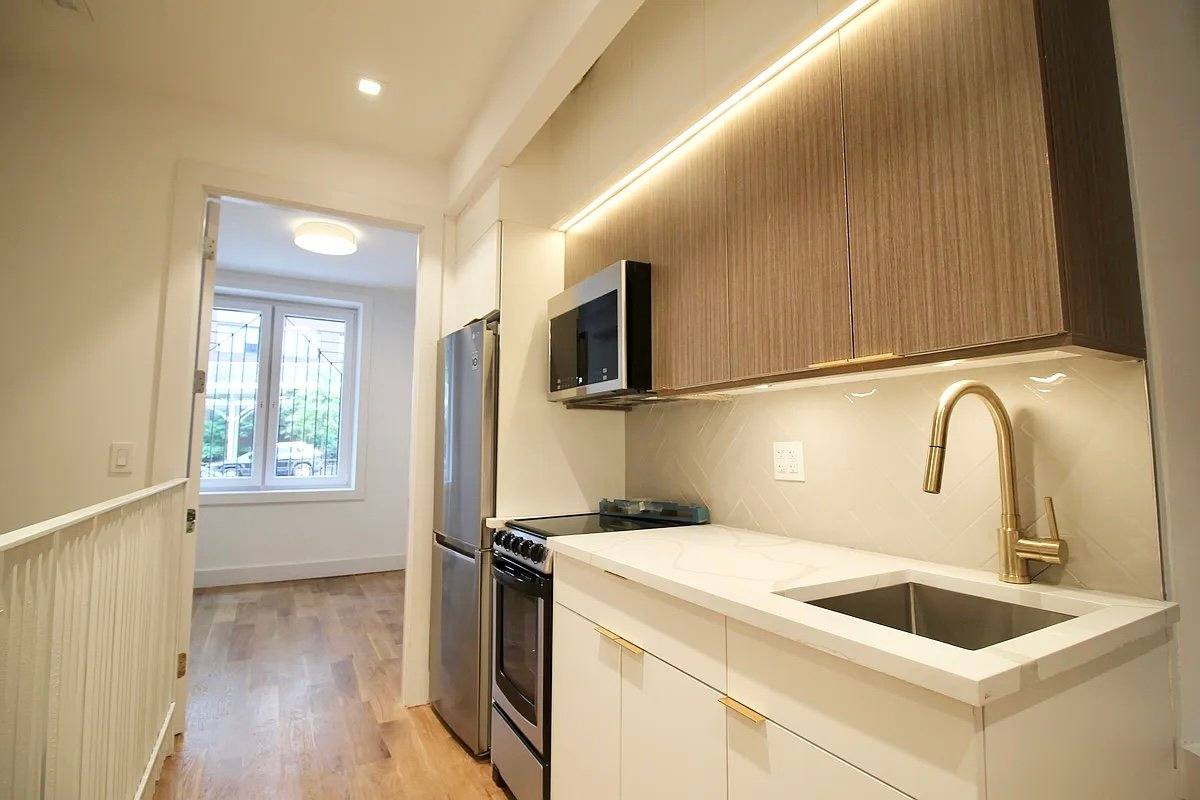 Apartment for rent at 223 E 96th St #1A, New York, NY 10128