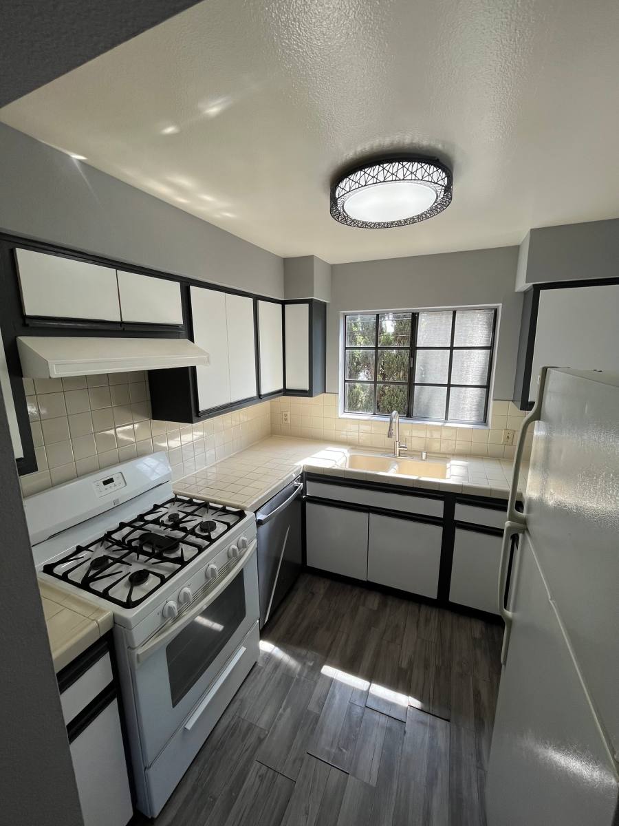 Apartment for rent at 4418 Colfax Ave #2, North Hollywood, CA 91602