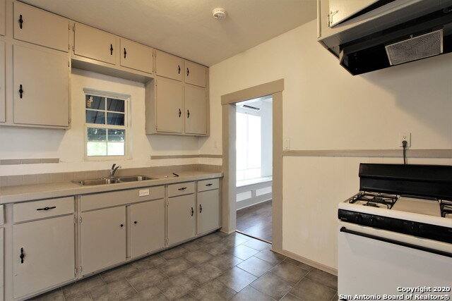 House for rent at 706 Canton, San Antonio, TX 78202