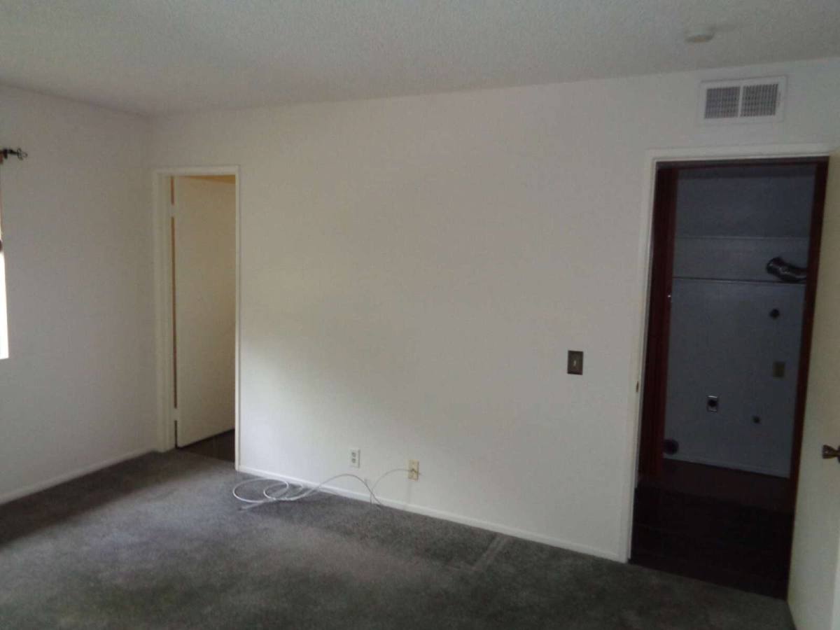 House for rent at 42935 15th St W #6, Lancaster, CA 93534