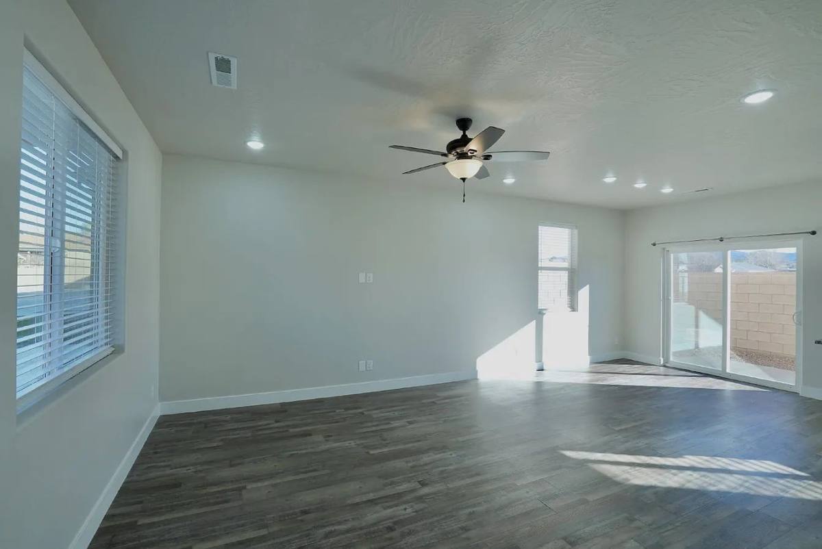 Townhouse for rent at 49 S 475 E #8, Enterprise, UT 84725
