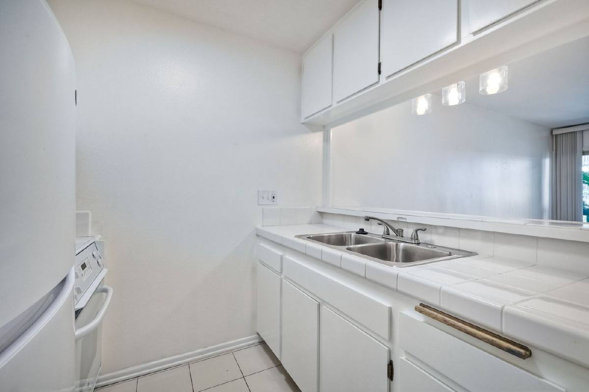 Apartment for rent at 6202 Friars Rd #305, San Diego, CA 92108