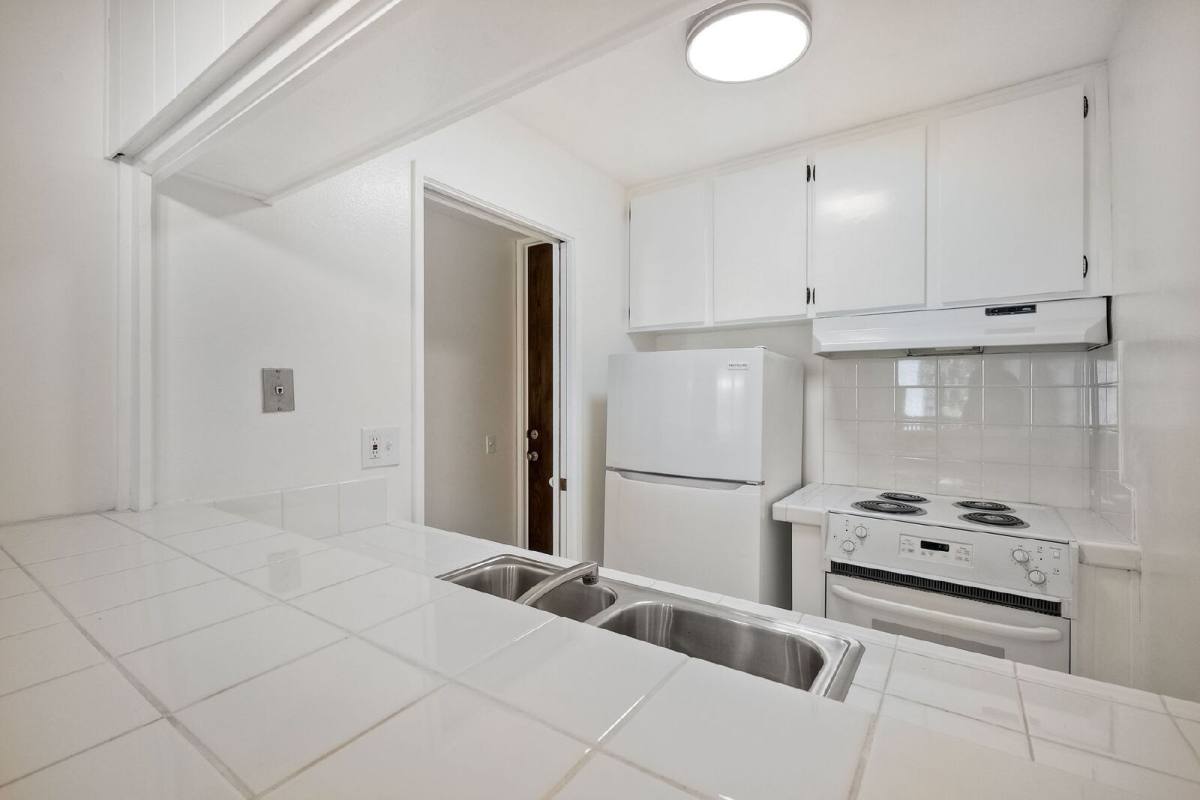 Apartment for rent at 6202 Friars Rd #305, San Diego, CA 92108