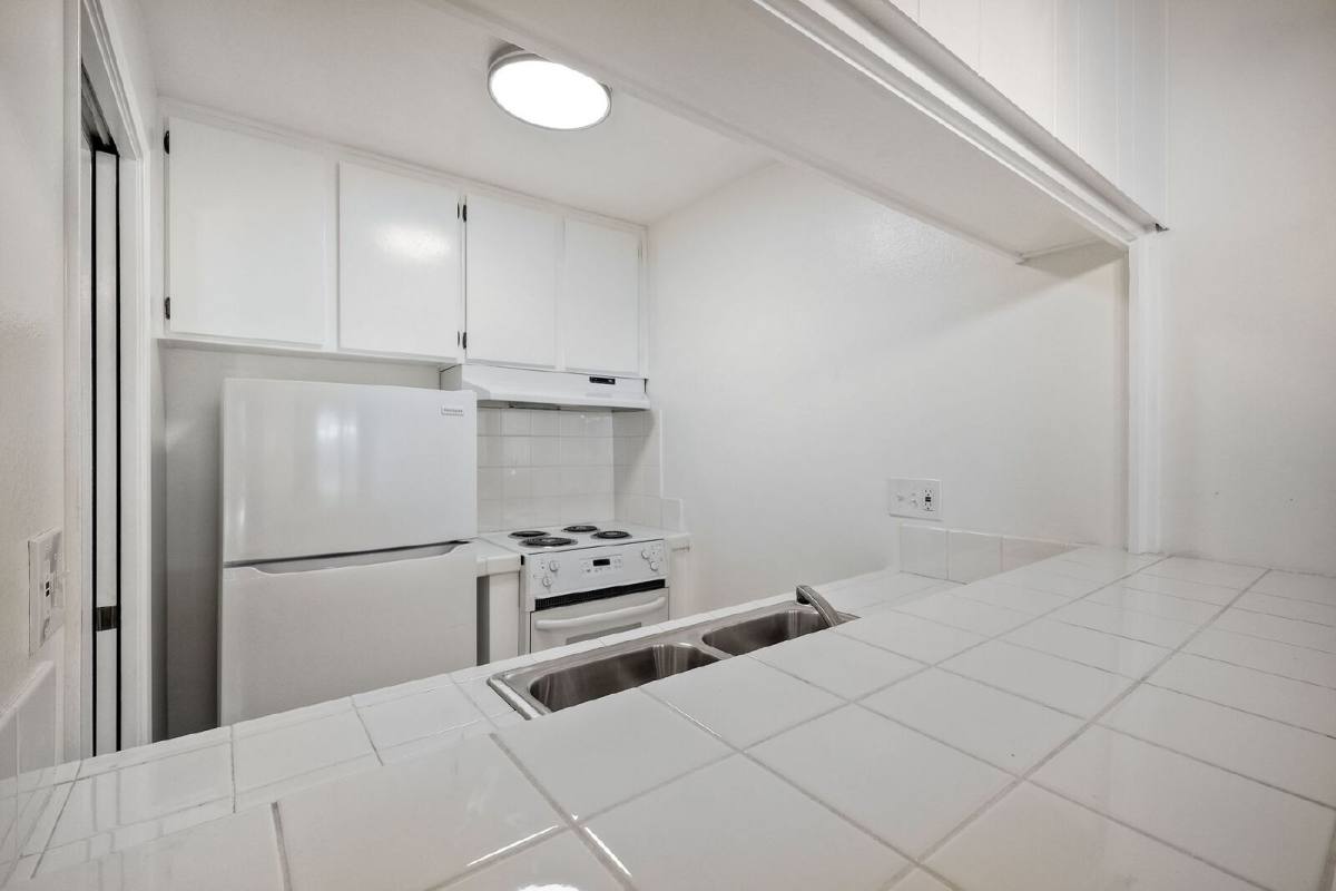 Apartment for rent at 6202 Friars Rd #305, San Diego, CA 92108