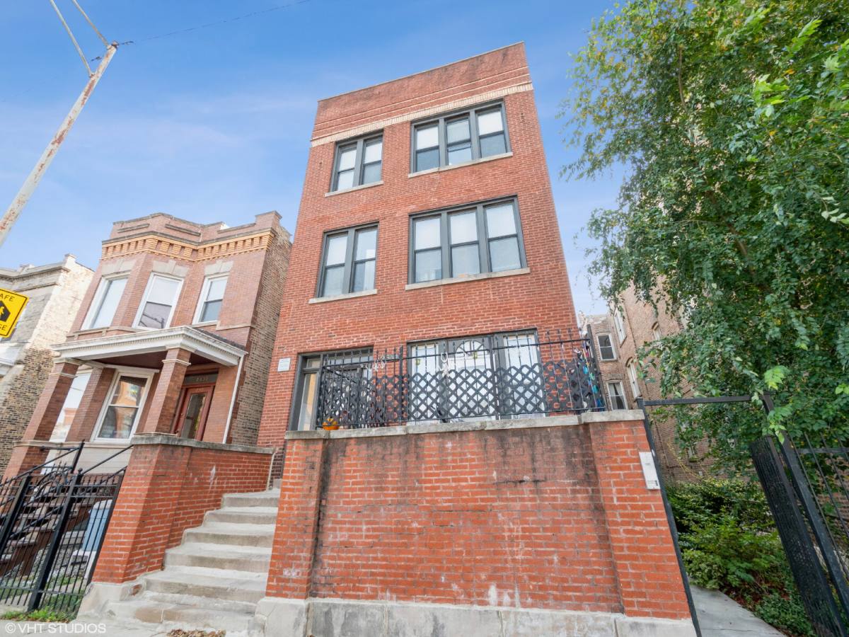 Apartment for rent at 2641 W Augusta Blvd #1R, Chicago, IL 60622