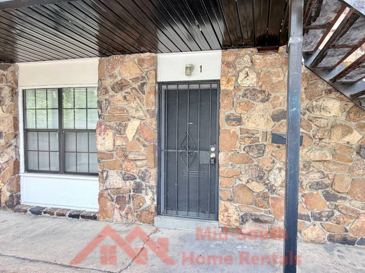 Apartment for rent at 3969 Southlawn Ave #1, Memphis, TN 38111