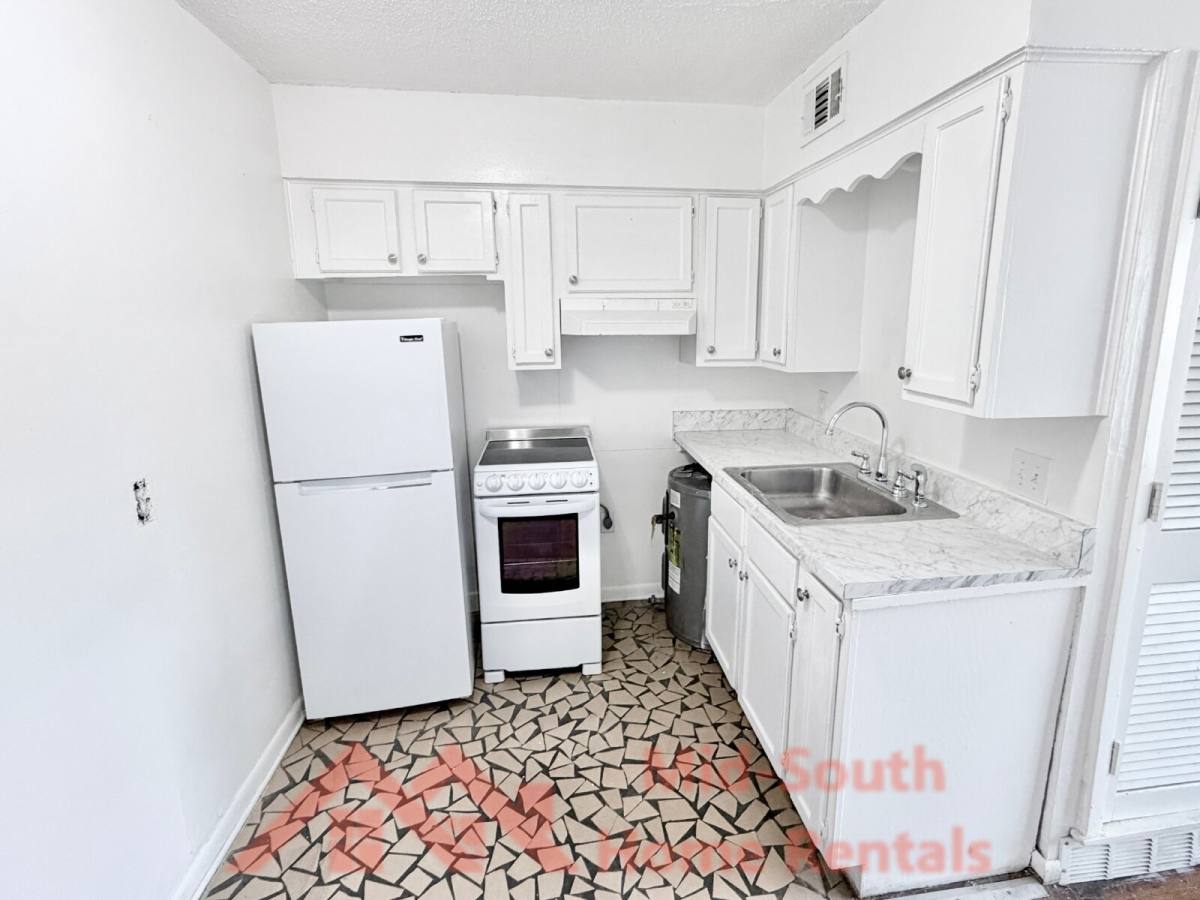 Apartment for rent at 3969 Southlawn Ave #1, Memphis, TN 38111
