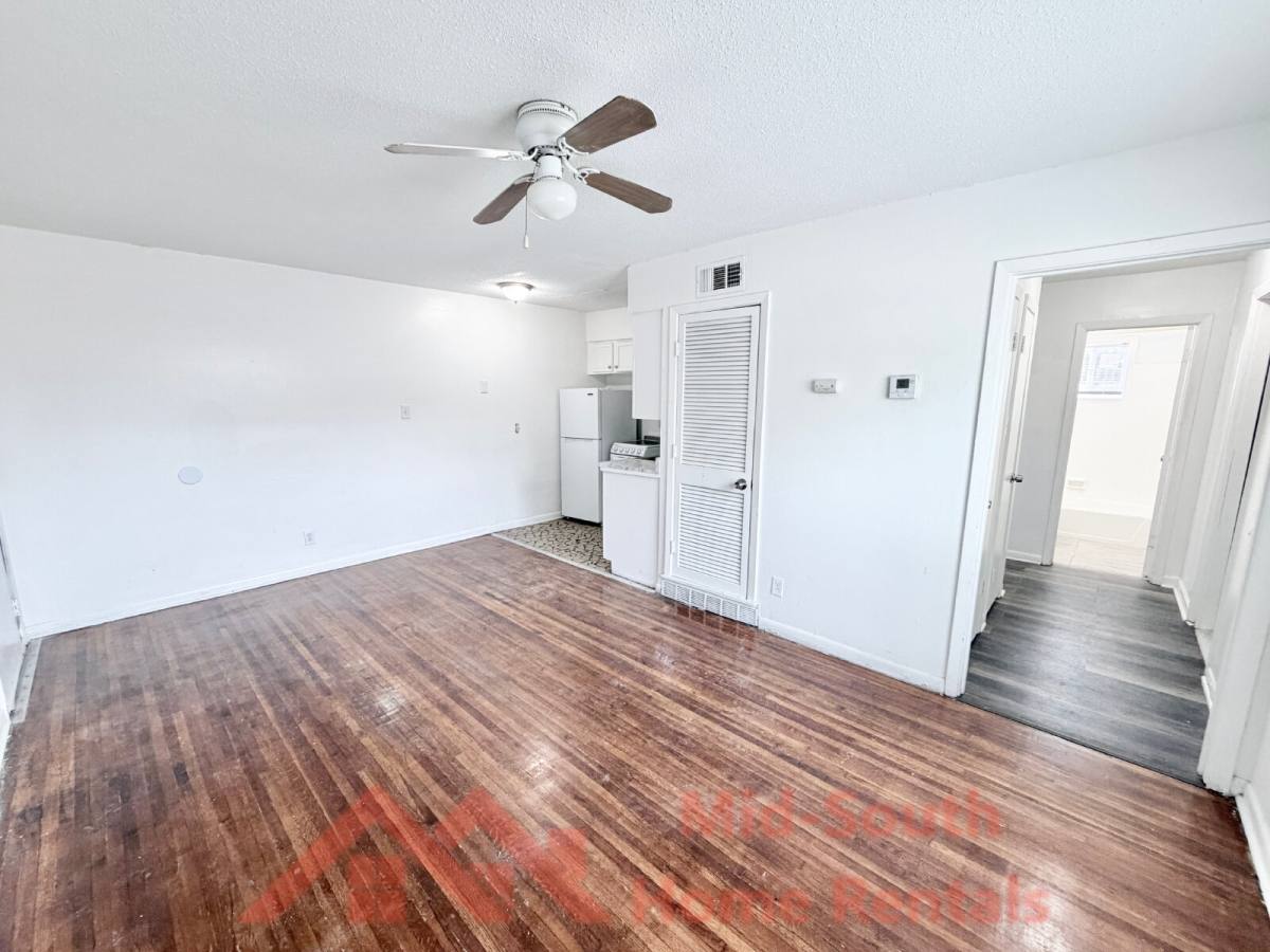 Apartment for rent at 3969 Southlawn Ave #1, Memphis, TN 38111