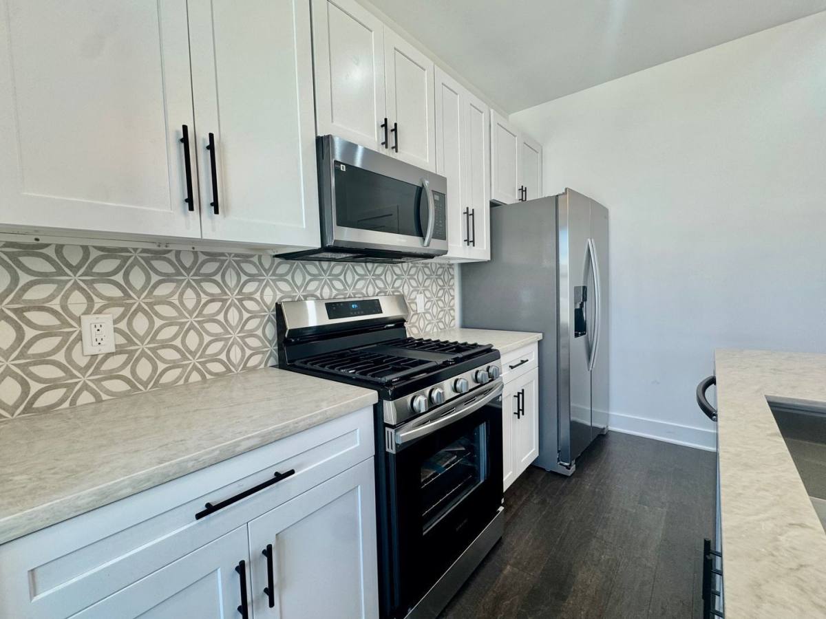 Apartment for rent at 6926 Paris St, Houston, TX 77021