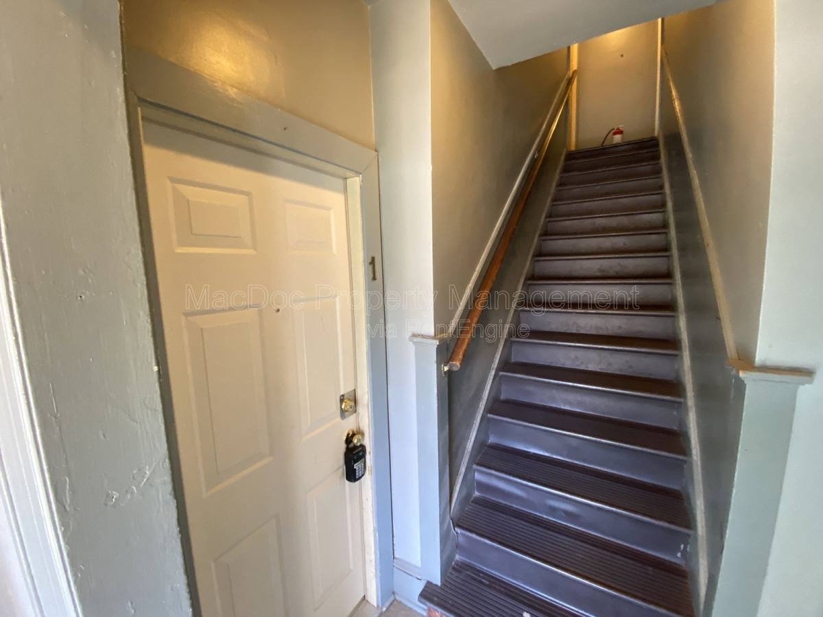 Apartment for rent at 1003 Kenmore Ave #1, Fredericksburg, VA 22401