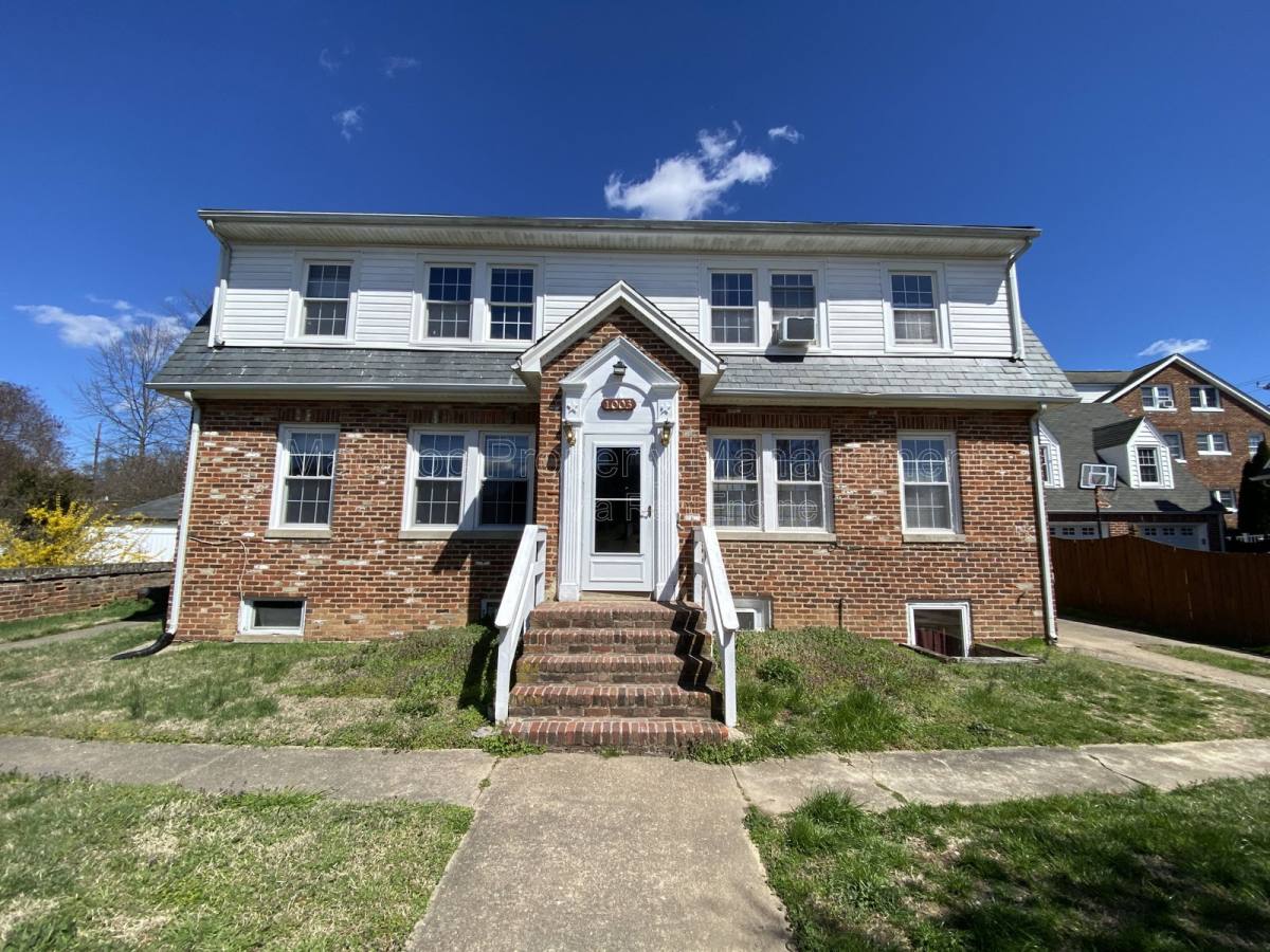 Apartment for rent at 1003 Kenmore Ave #1, Fredericksburg, VA 22401
