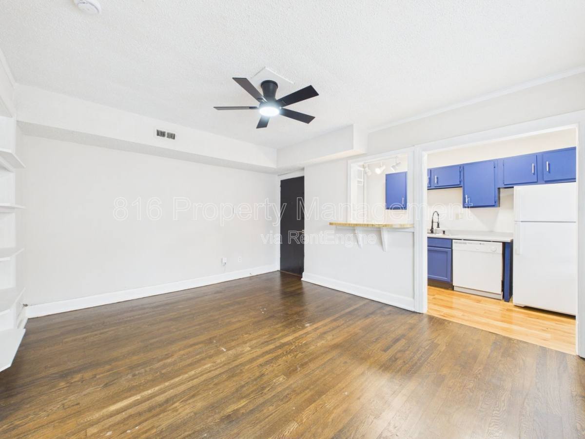 Apartment for rent at 3723 Wyoming St #4, Kansas City, MO 64111