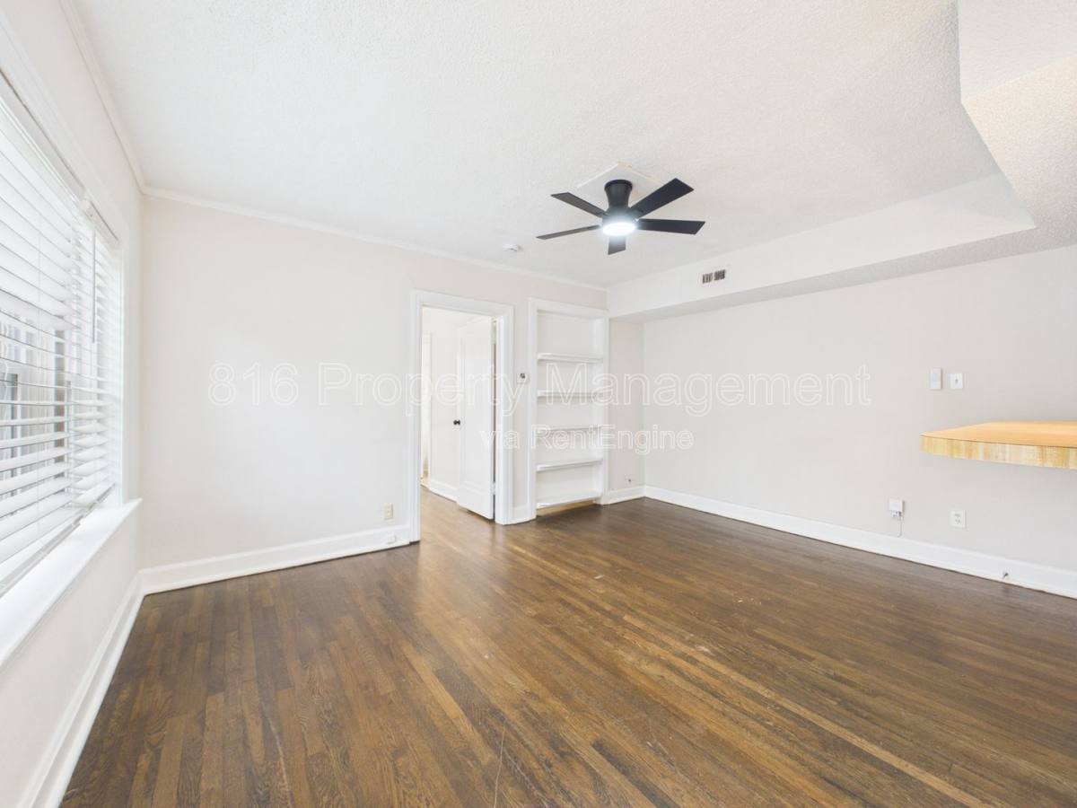 Apartment for rent at 3723 Wyoming St #4, Kansas City, MO 64111