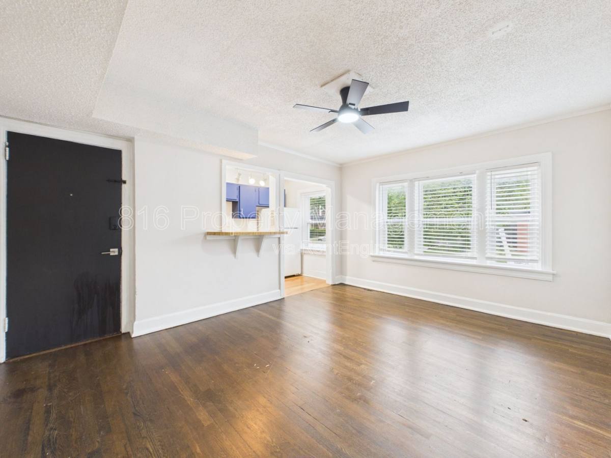 Apartment for rent at 3723 Wyoming St #4, Kansas City, MO 64111