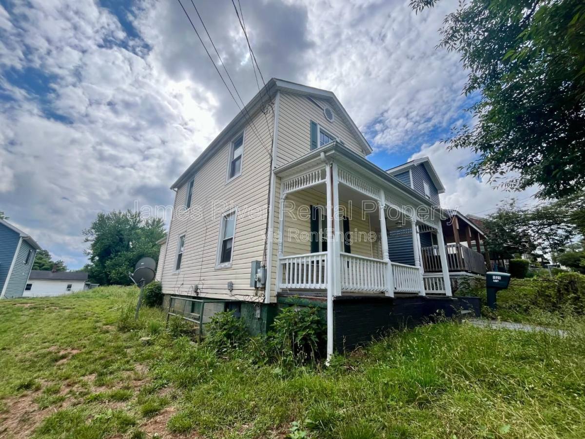 House for rent at 1521 Taylor St, Lynchburg, VA 24504