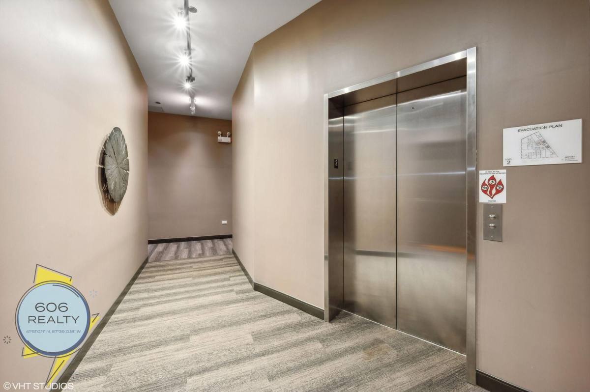 Apartment for rent at 3462 N Lincoln Ave #22, Chicago, IL 60657