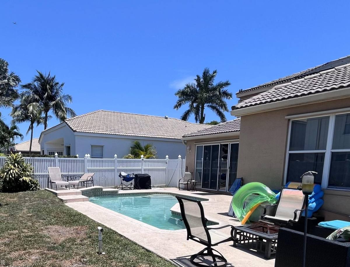 House for rent at 2064 Reston Circle, West Palm Beach, FL 33411