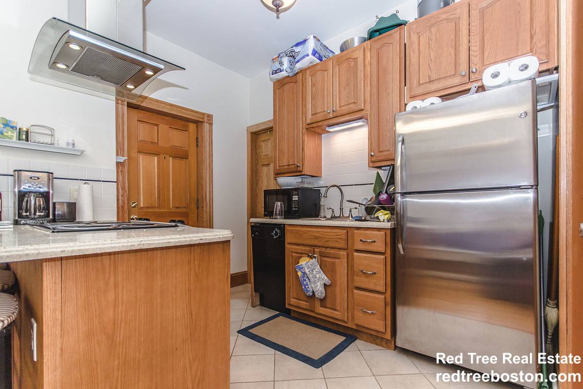Apartment for rent at 97 Myrtle St #3, Boston, MA 02114