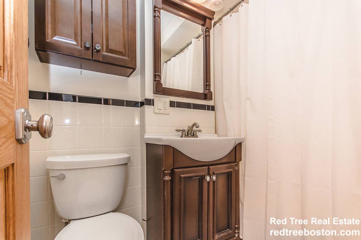 Apartment for rent at 97 Myrtle St #3, Boston, MA 02114