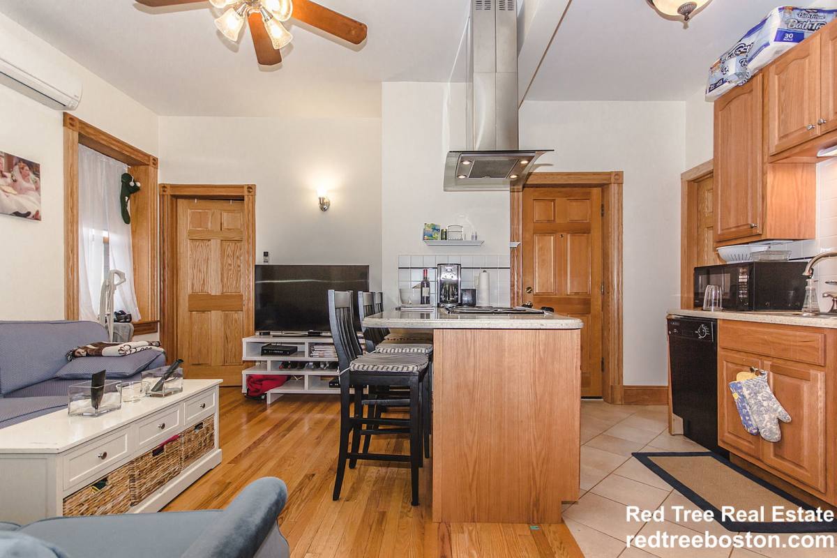 Apartment for rent at 97 Myrtle St #3, Boston, MA 02114