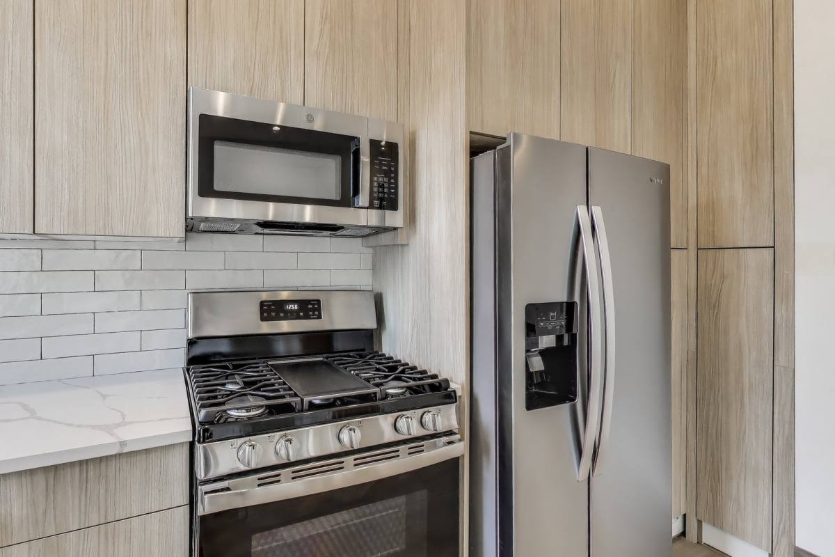 Apartment for rent at 2023 N Drake Ave #2S, Chicago, IL 60647