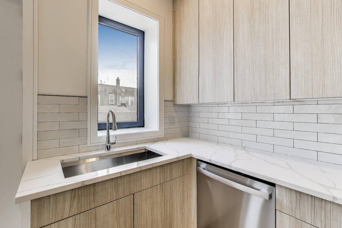Apartment for rent at 2023 N Drake Ave #2S, Chicago, IL 60647