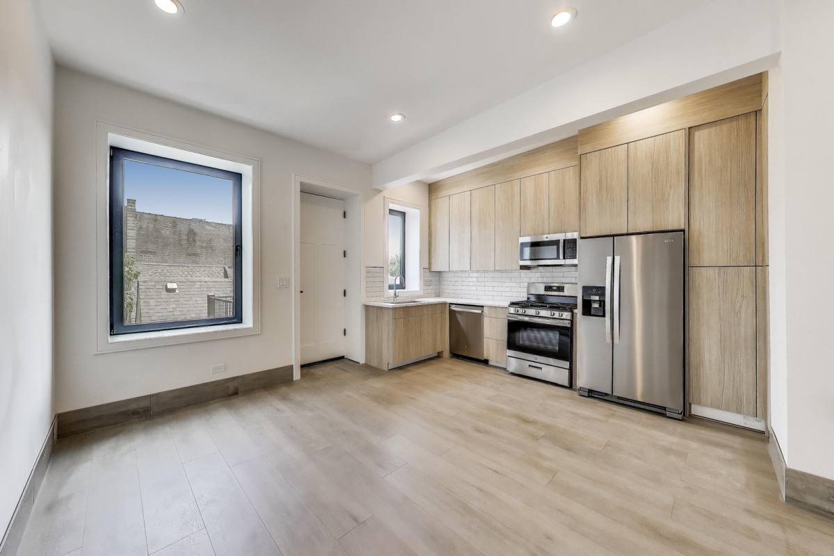 Apartment for rent at 2023 N Drake Ave #2S, Chicago, IL 60647