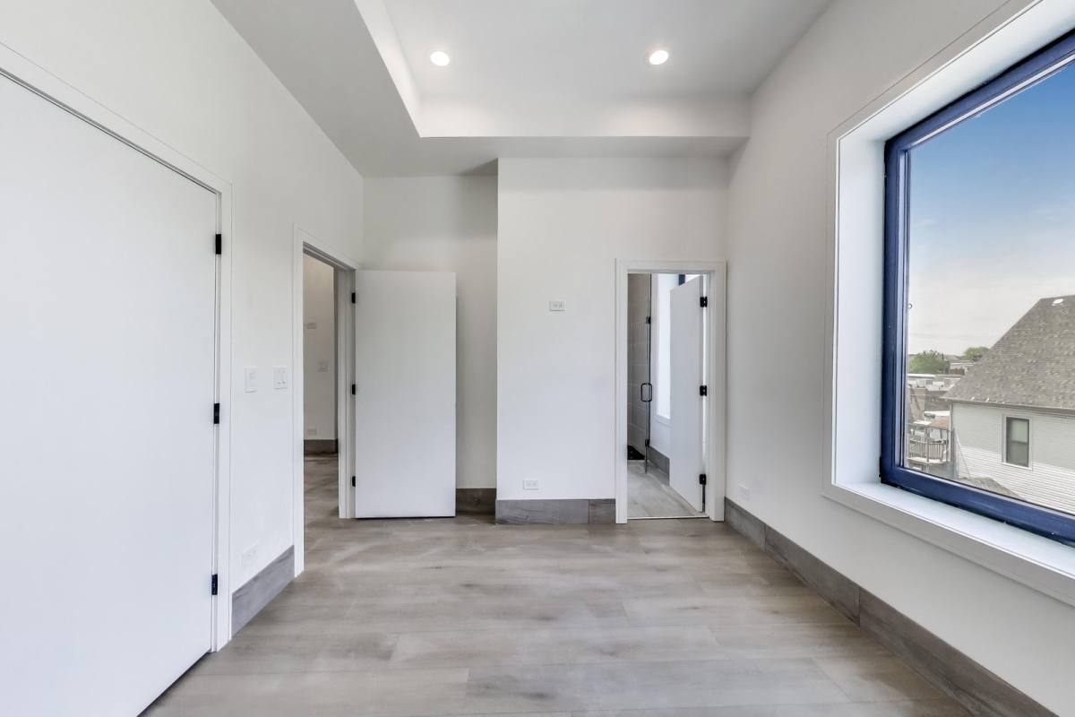 Apartment for rent at 2023 N Drake Ave #2S, Chicago, IL 60647