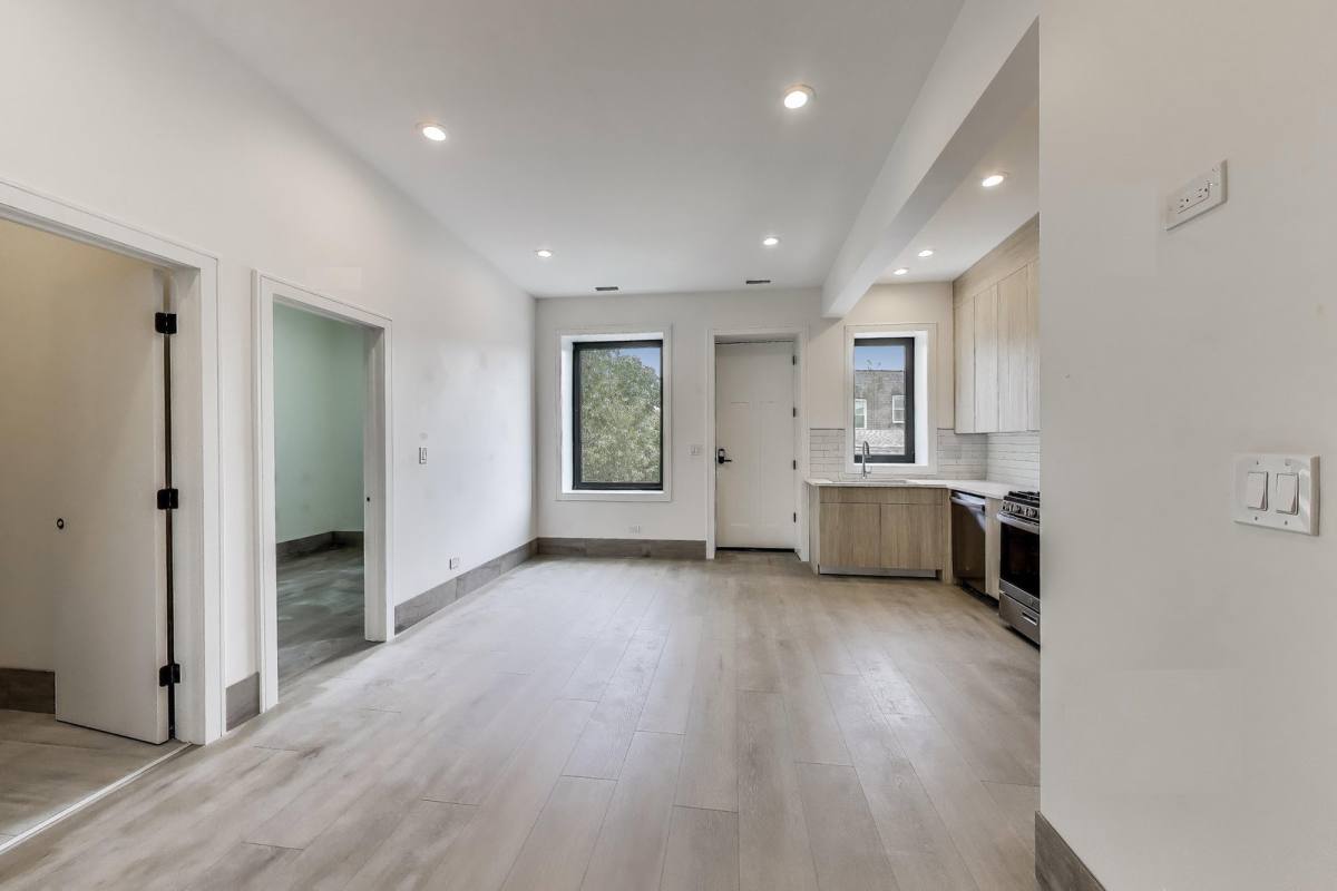 Apartment for rent at 2023 N Drake Ave #2S, Chicago, IL 60647