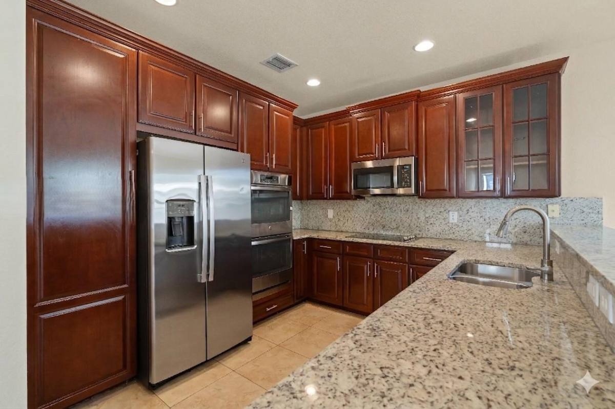 House for rent at 10021 NW 87th Terrace, Miami, FL 33178