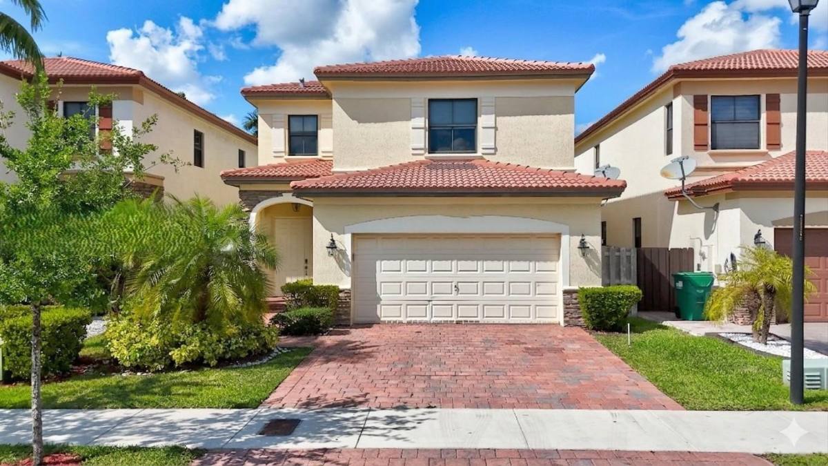 House for rent at 10021 NW 87th Terrace, Miami, FL 33178