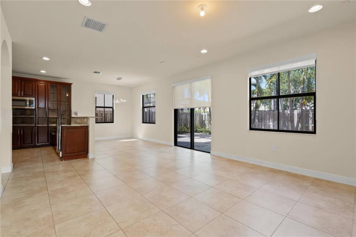 House for rent at 10021 NW 87th Terrace, Miami, FL 33178