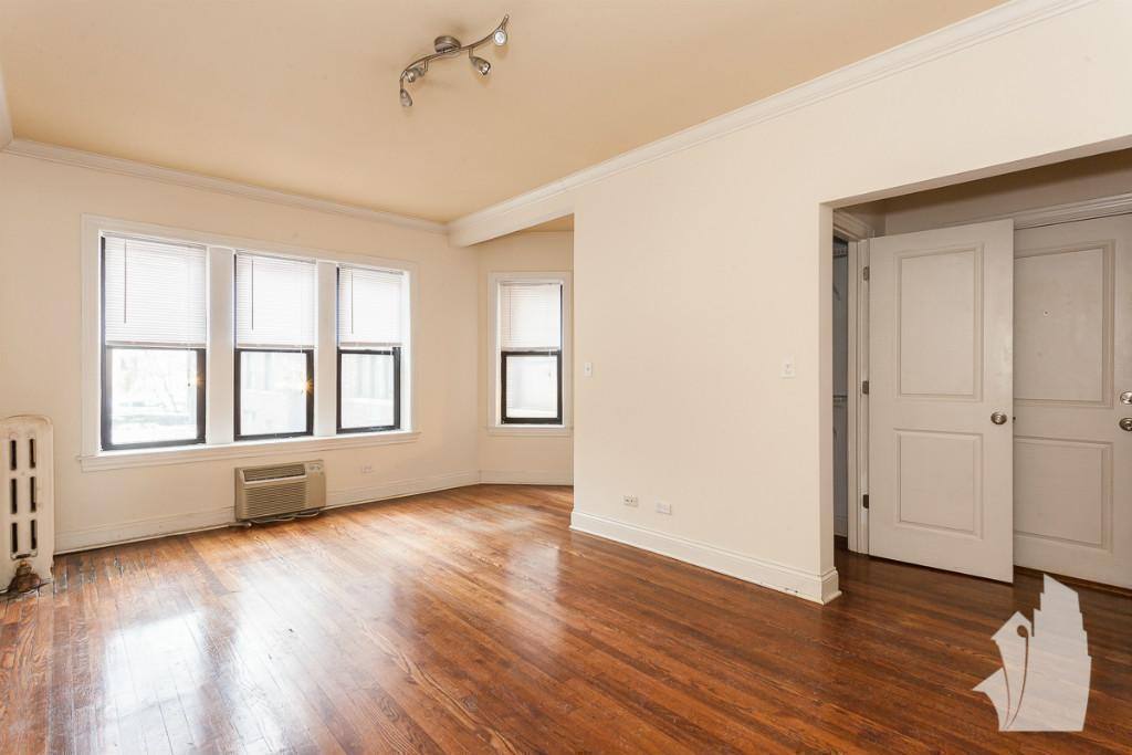 Condo for rent at 740 W Addison St #S3, Chicago, IL 60613