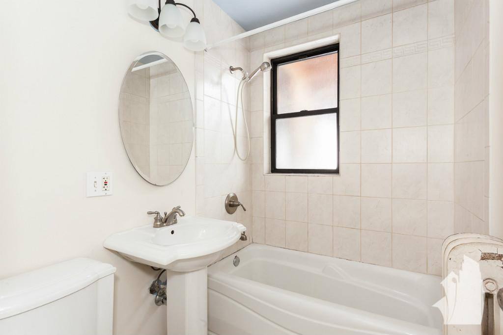 Condo for rent at 740 W Addison St #S3, Chicago, IL 60613