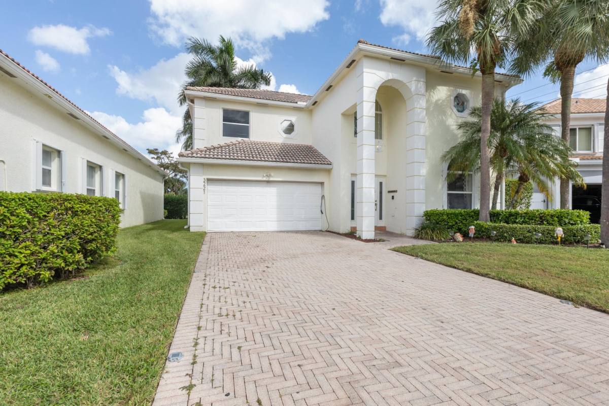 House for rent at 3221 W Dr, West Palm Beach, FL 33409