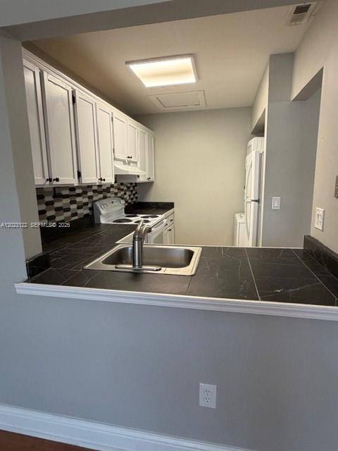 Condo for rent at 2570 W 67th Place, Hialeah, FL 33016