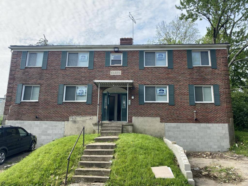 Apartment for rent at 412 Parkwood #4, Dayton, OH 45405