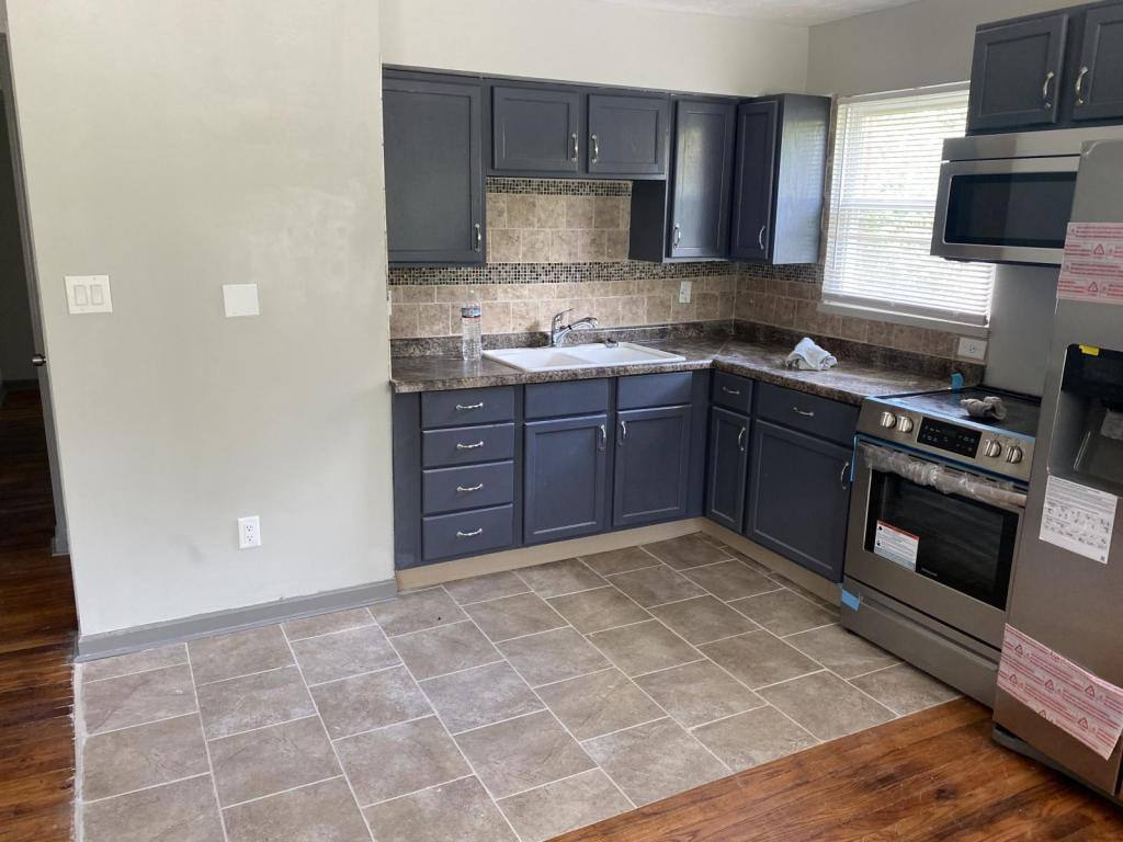 Apartment for rent at 412 Parkwood #4, Dayton, OH 45405